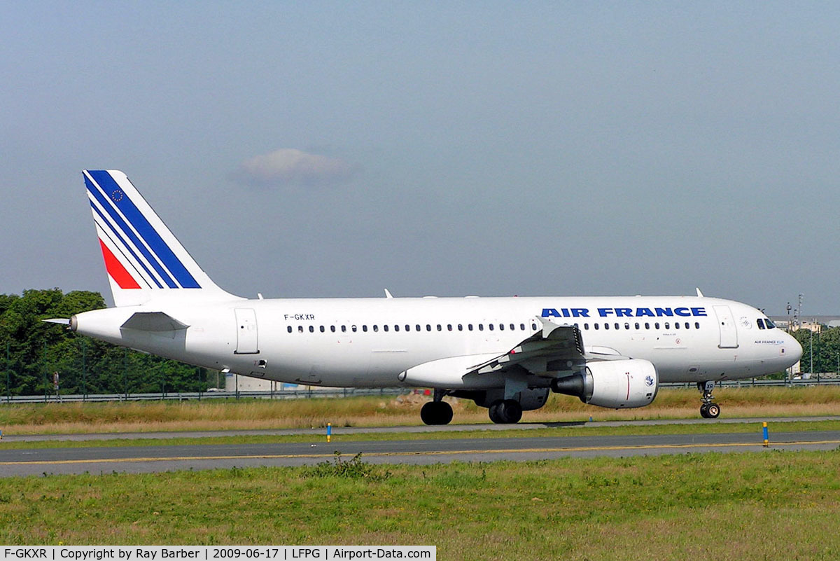 F-GKXR, 2009 Airbus A320-214 C/N 3795, Airbus A320-214 [3795] (Air France) Paris-Charles De Gaulle~F 17/06/2009
