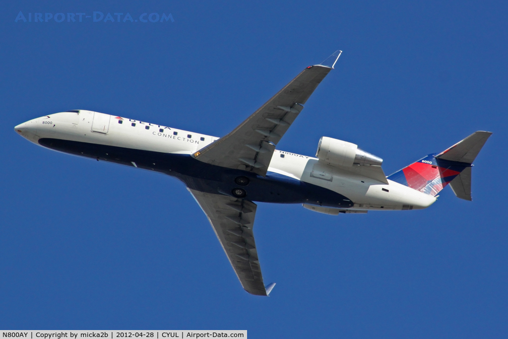 N800AY, 2004 Bombardier CRJ-200ER (CL-600-2B19) C/N 8000, Take off