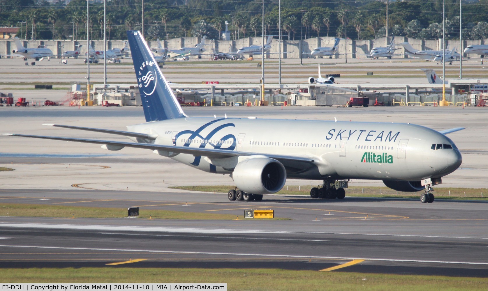 EI-DDH, 2004 Boeing 777-243/ER C/N 32784, Alitalia Sky Team 777-200