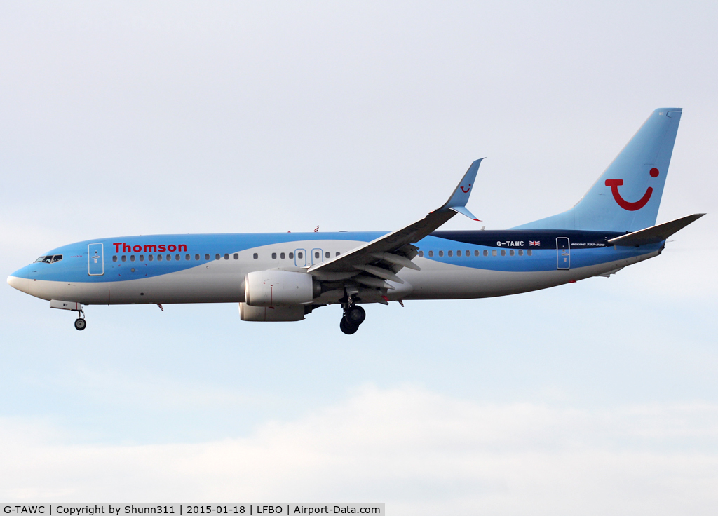 G-TAWC, 2012 Boeing 737-8K5 C/N 39922, Landing rwy 14R in new c/s and with scimitar winglets equipment