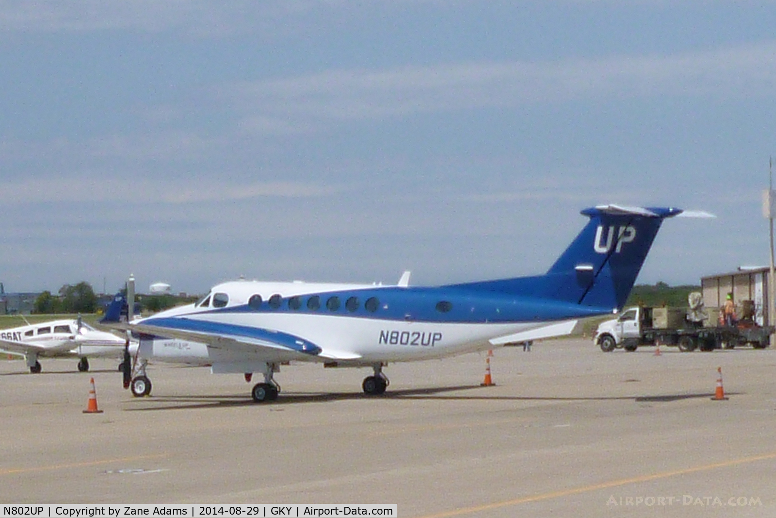 N802UP, 2013 Beechcraft B300 Super King Air C/N FL-885, At Arlington Municipal Airport