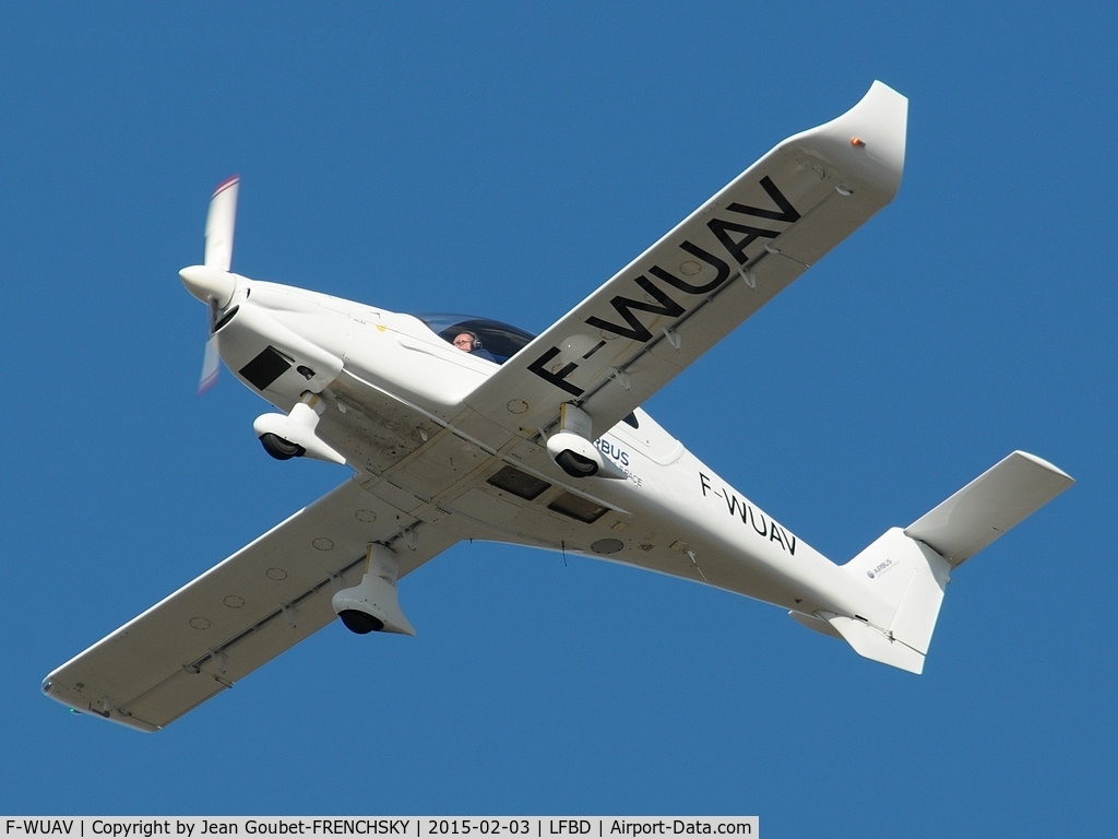 F-WUAV, Dyn'Aero MCR-4 C/N Not found, Dyn'Aero MCR-4s Airbus Défence and Space landing 23