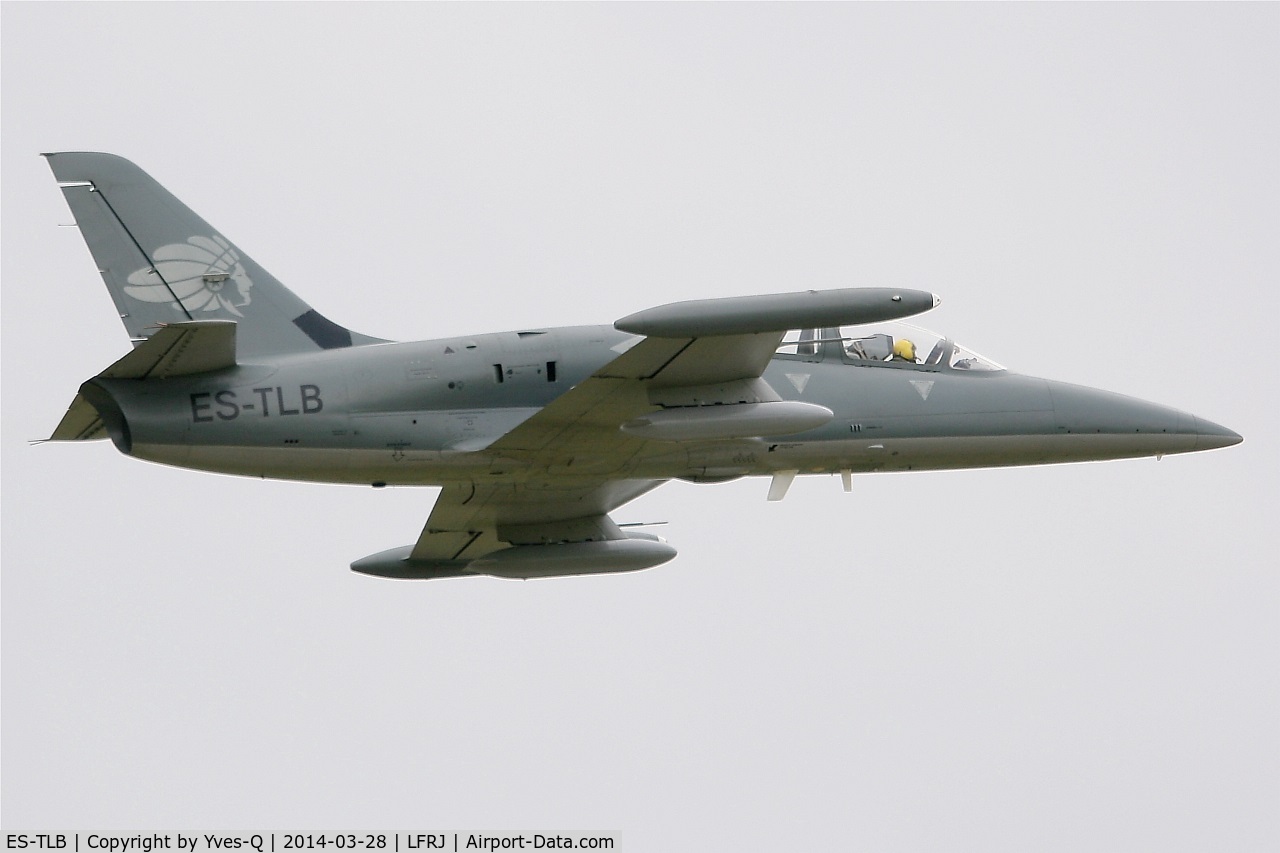 ES-TLB, Aero L-39C Albatros Albatros C/N 031824, Apache Aviation Aero L-39C Albatros, Take off rwy 26, Landivisiau Naval Air Base (LFRJ)