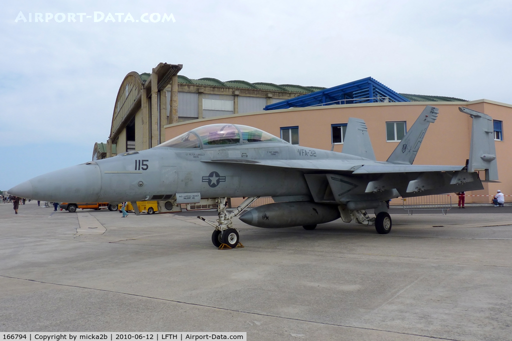 166794, Boeing F/A-18F Super Hornet C/N F167, Parked