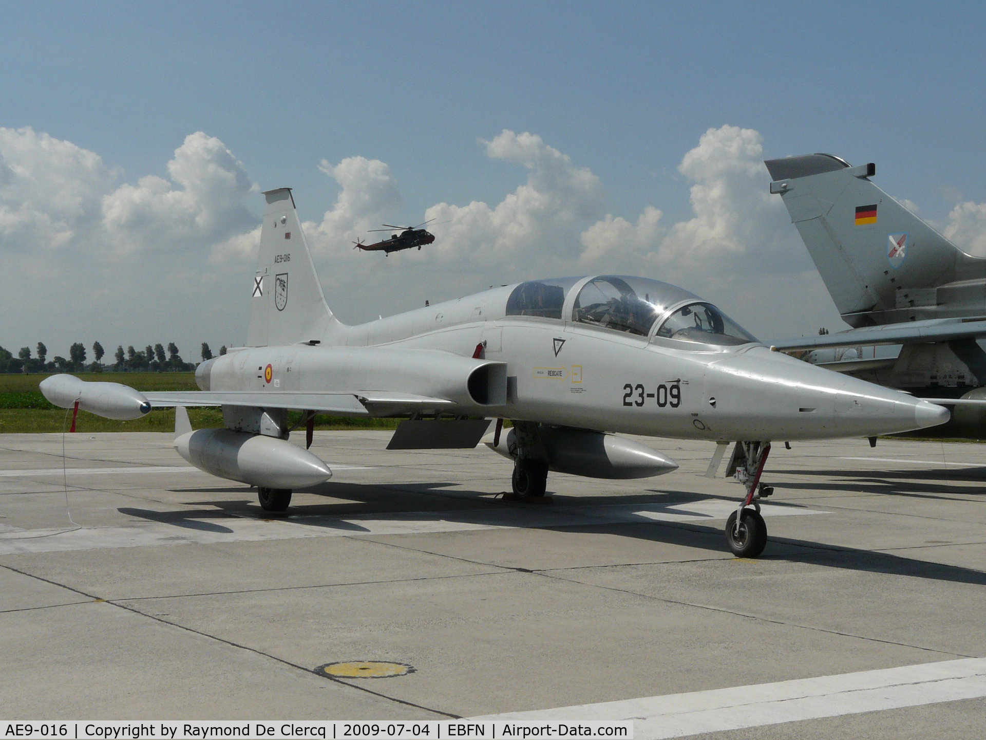 AE9-016, Northrop (CASA) SF-5B(M) Freedom Fighter C/N 2016, Static display at the Koksijde Airshow 2009.