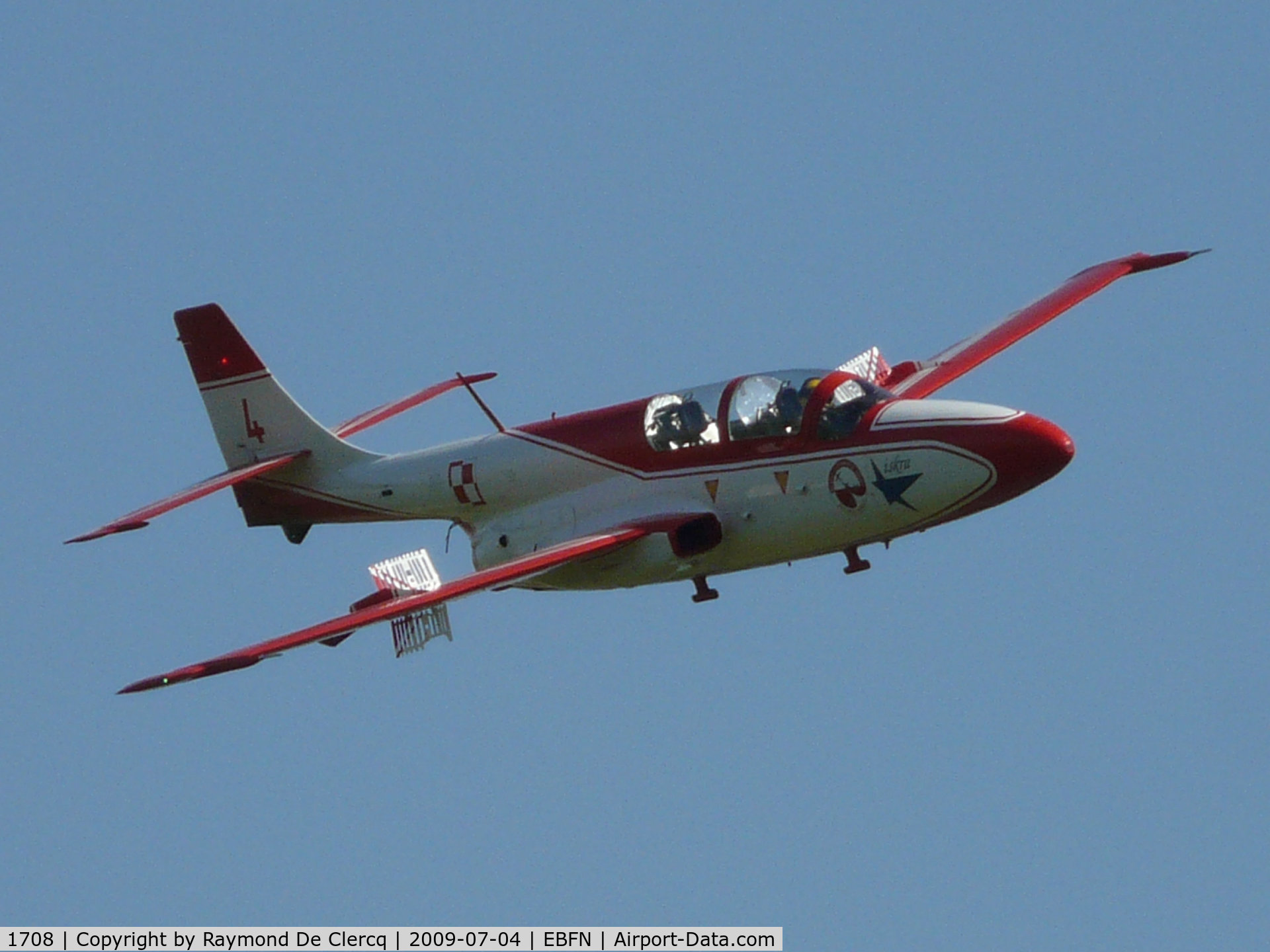 1708, PZL-Mielec TS-11 Iskra bis DF C/N 3H-1708, Flying display at the Koksijde Airshow 2009.