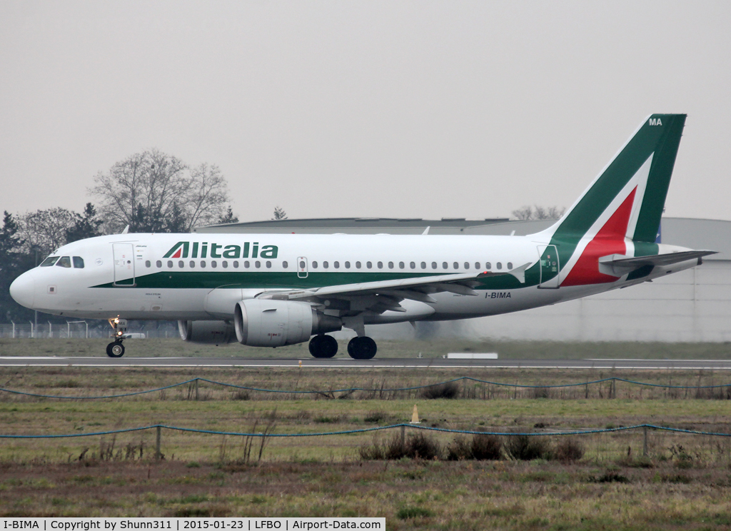 I-BIMA, 2002 Airbus A319-112 C/N 1722, Ready for take off rwy 32R