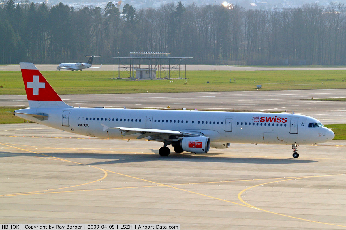 HB-IOK, 1999 Airbus A321-111 C/N 987, Airbus A321-111 [0987] (Swiss international Air Lines) Zurich~HB 05/04/2009