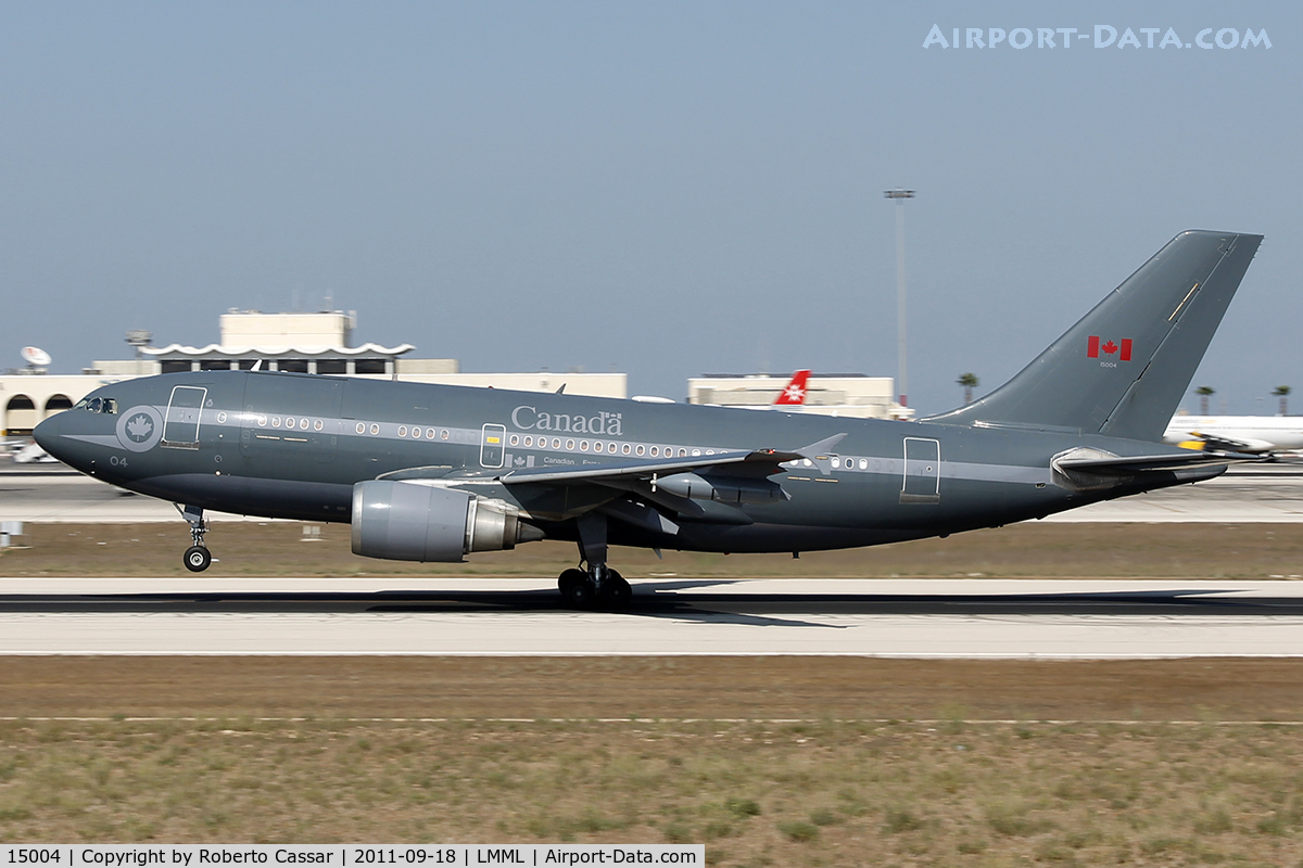 15004, 1987 Airbus CC-150 Polaris (A310-304(F)) C/N 444, Touch-n-go runway 31 during Operation Unified Protector