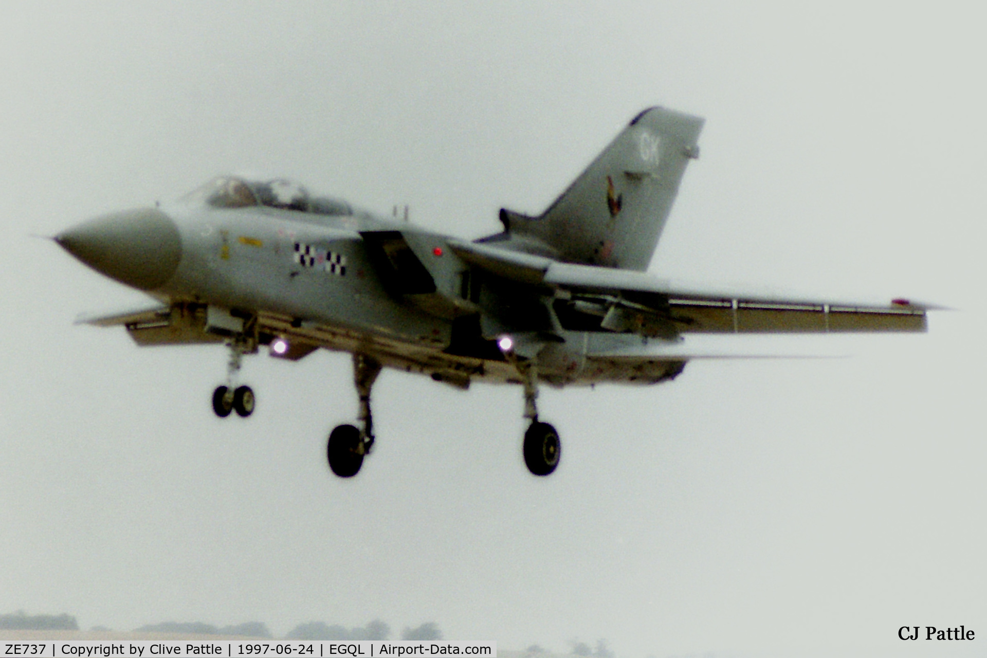 ZE737, 1988 Panavia Tornado F.3 C/N 671/AS052/3299, Landing at RAF Leuchars in June 1997 whilst coded GK with 43 Squadron