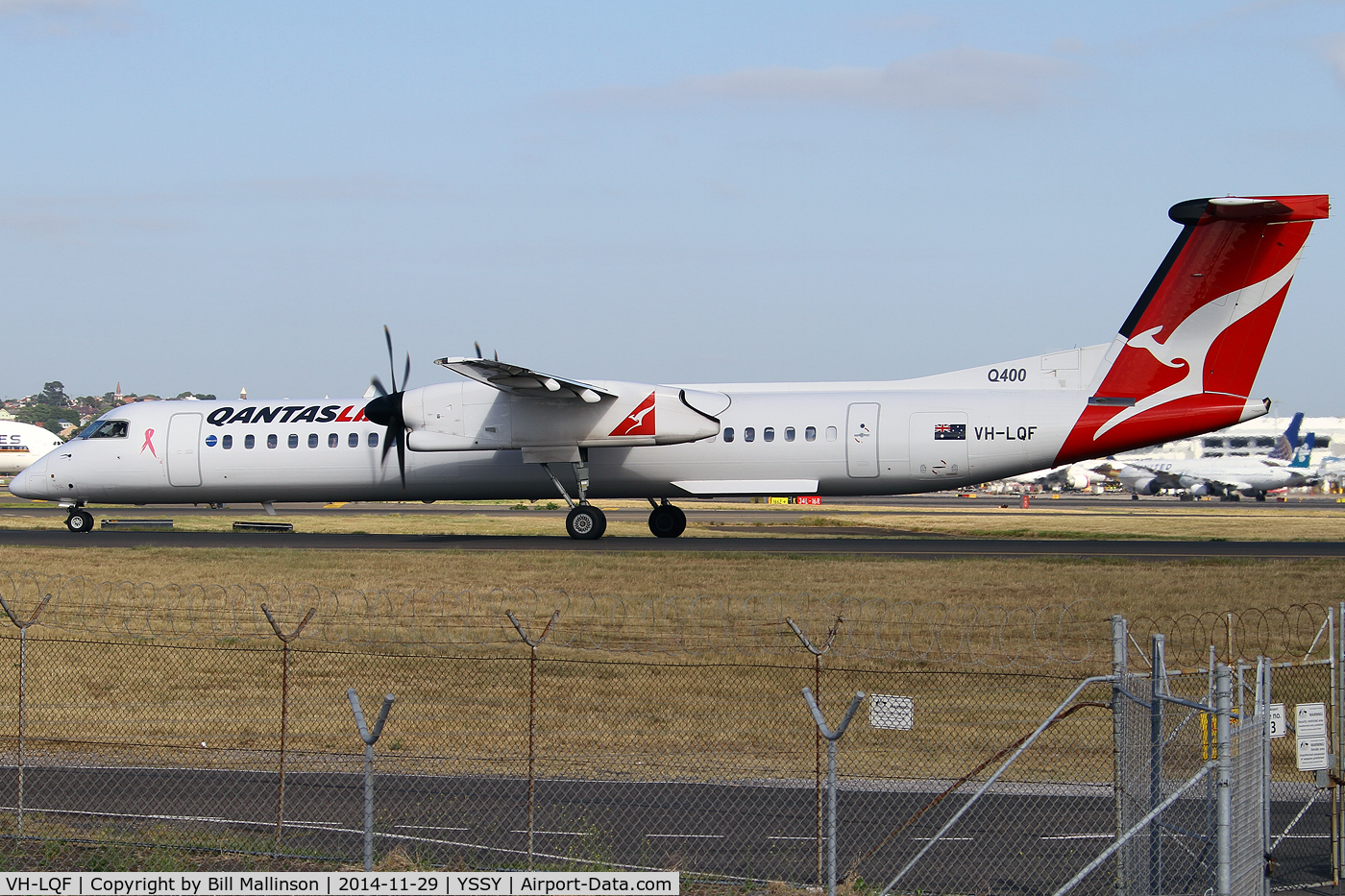 VH-LQF, 2011 De Havilland Canada DHC-8-402Q Dash 8 C/N 4375, taxi to 34Rf