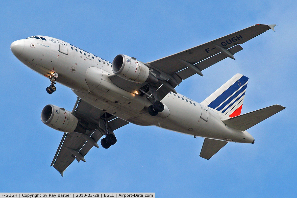 F-GUGH, 2004 Airbus A318-111 C/N 2344, Airbus A318-111 [2344] (Air France) Home~G 28/03/2010. On approach 27R.