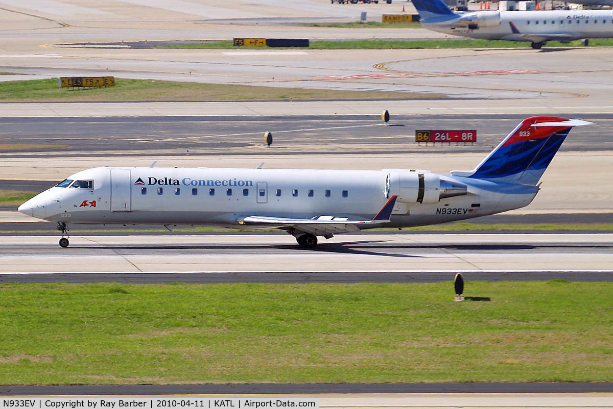 N933EV, 2005 Canadair CRJ-200ER (CL-600-2B19) C/N 8022, Canadair CRJ-200ER [8022] (Delta Connection) Atlanta-Hartsfield~N 11/04/2010
