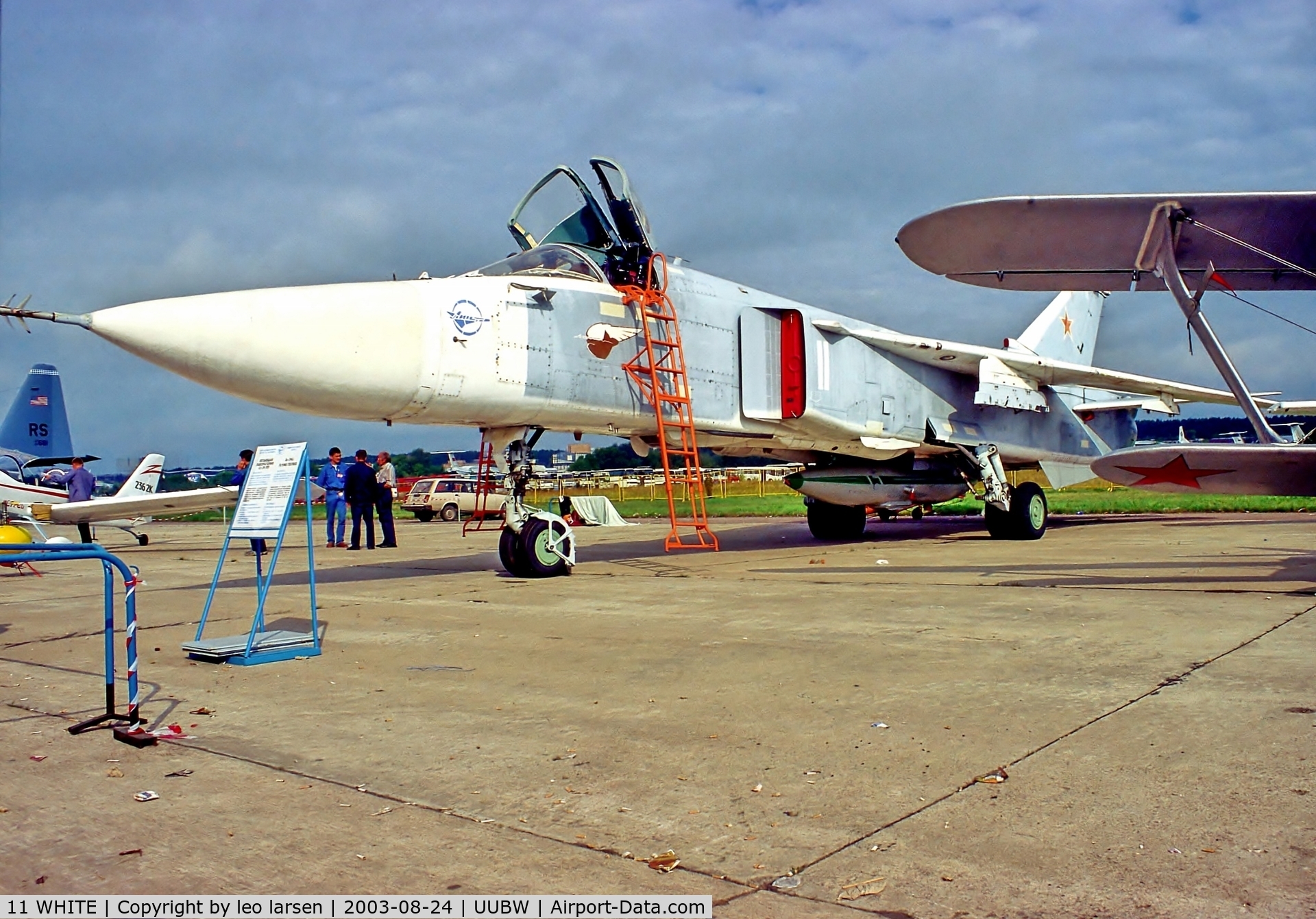 11 WHITE, Sukhoi Su-24LL C/N 1141613, Zhukovsky Moscow 24.8.03