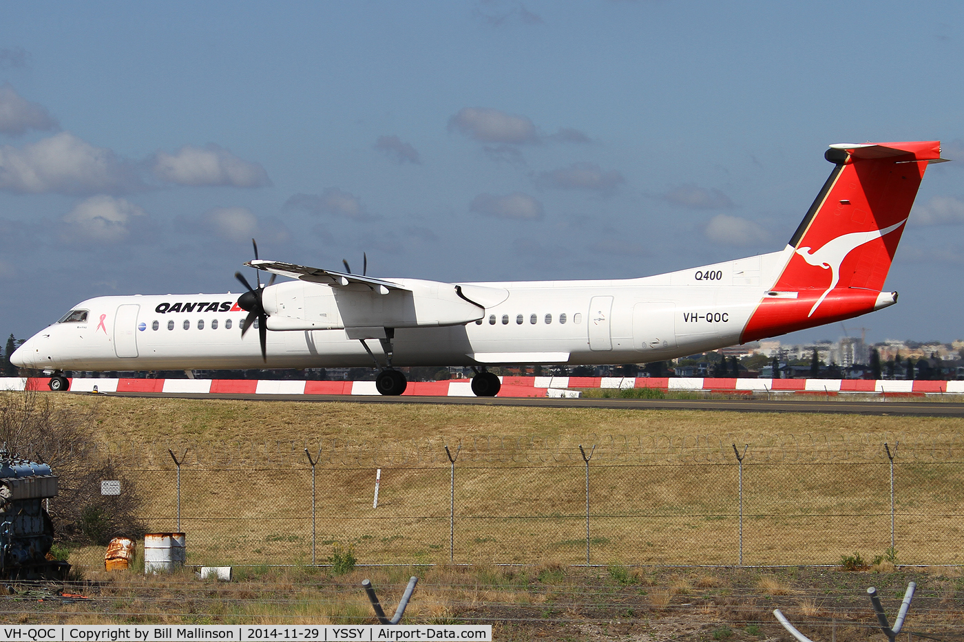 VH-QOC, 2005 De Havilland Canada DHC-8-402Q Dash 8 C/N 4117, taxiing to 34R