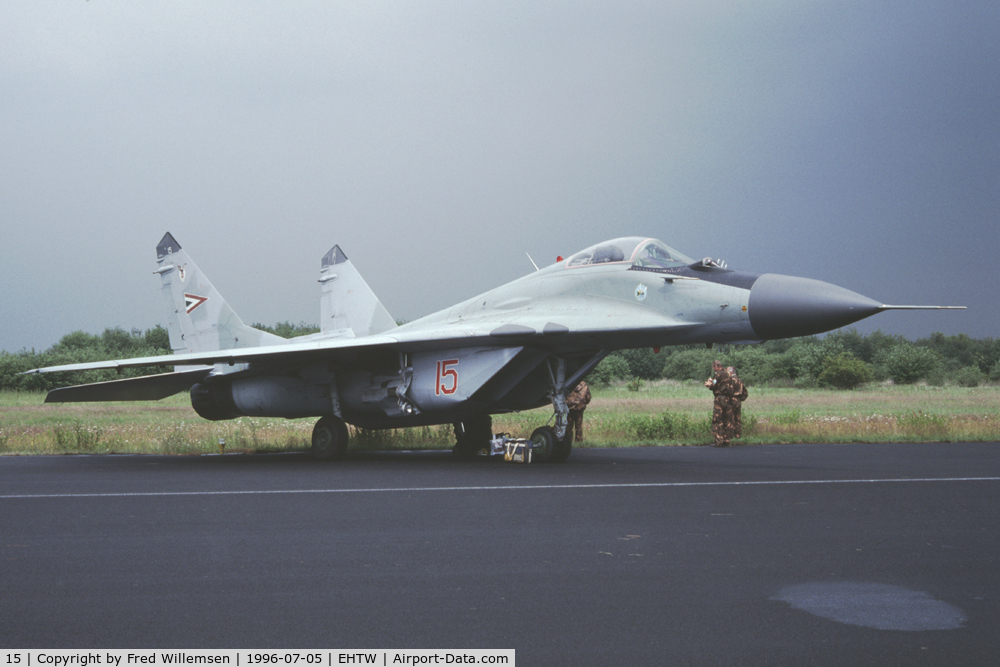 15, Mikoyan-Gurevich MiG-29B C/N 2960535182/4701, 