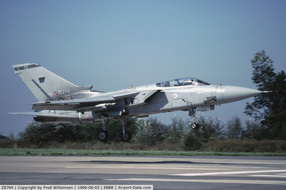 ZE794, 1988 Panavia Tornado F.3 C/N AS069/707/3321, 111SQ