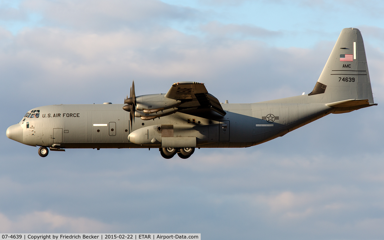 07-4639, 2007 Lockheed C-130J-30 Super Hercules C/N 382-5599, on final RW26