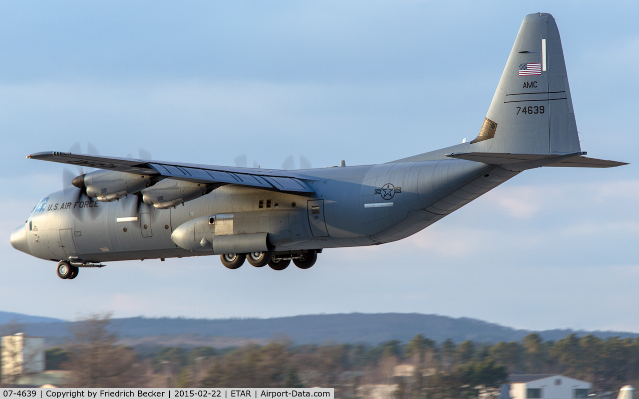 07-4639, 2007 Lockheed C-130J-30 Super Hercules C/N 382-5599, on final RW26