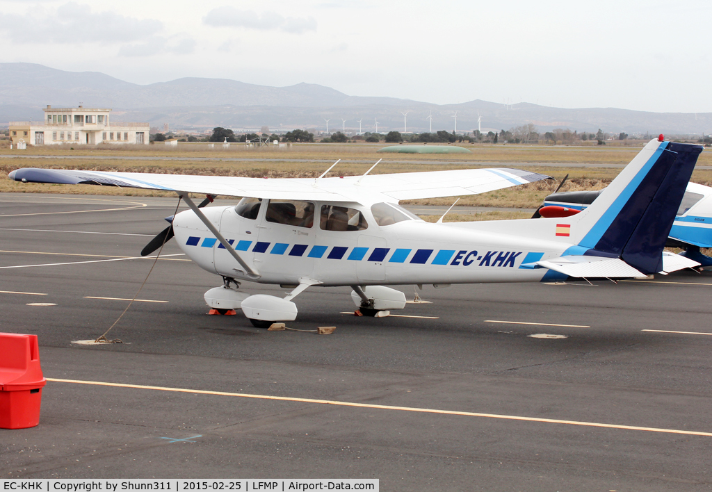 EC-KHK, 2007 Cessna 172R C/N 17281365, Parked at the Airclub...