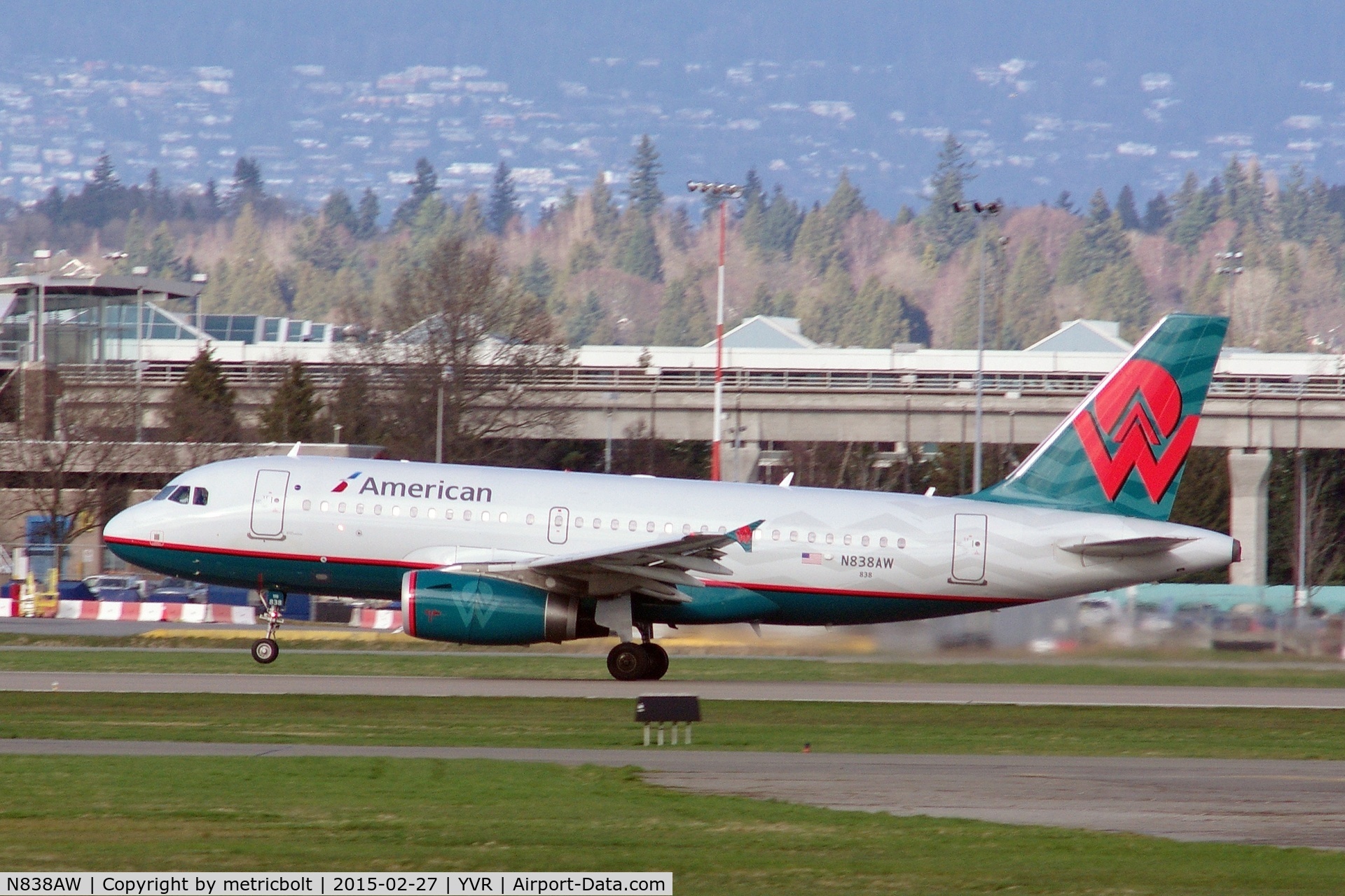 N838AW, 2005 Airbus A319-132 C/N 2615, US484 YVR-PHX