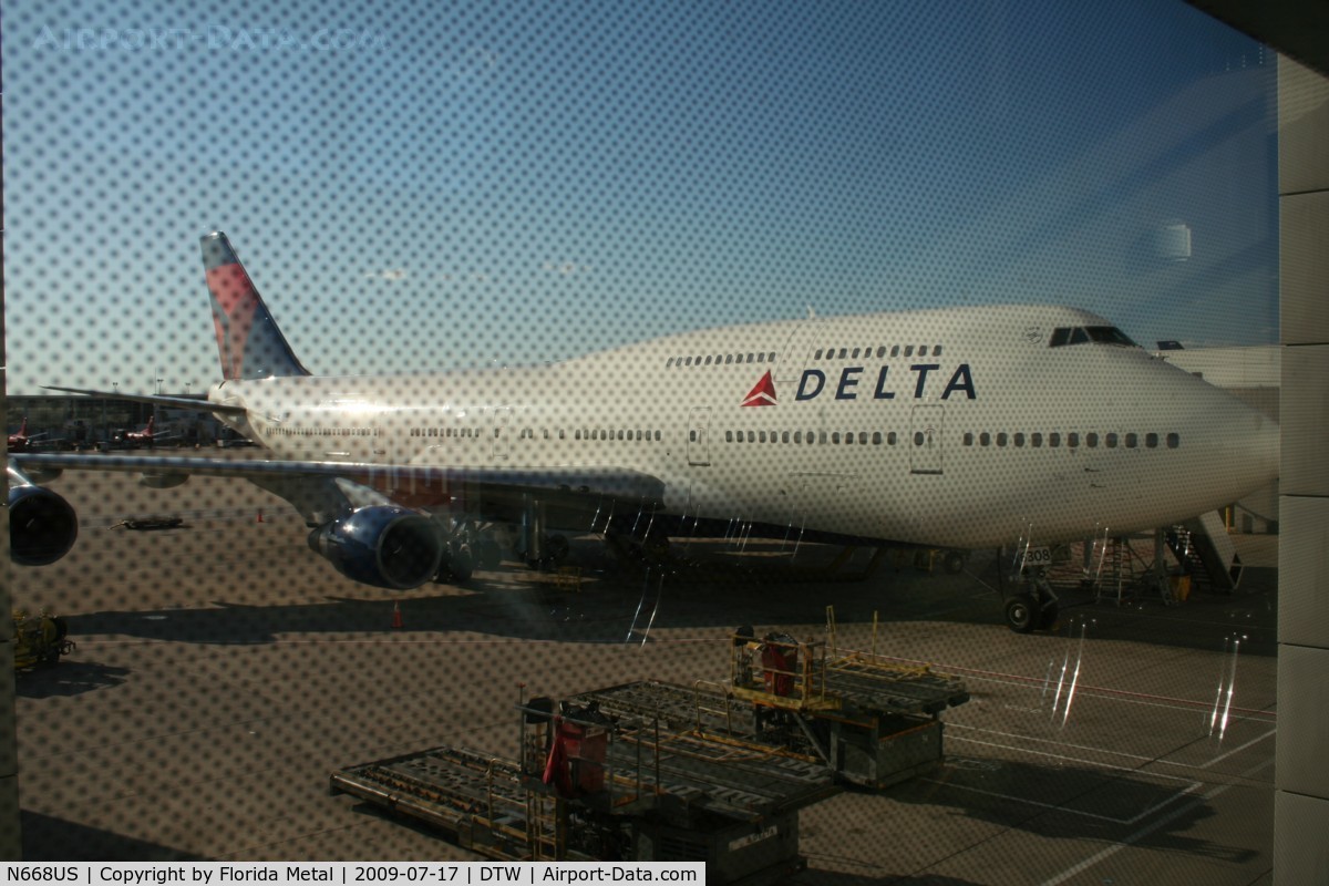 N668US, 1990 Boeing 747-451 C/N 24223, Delta 747