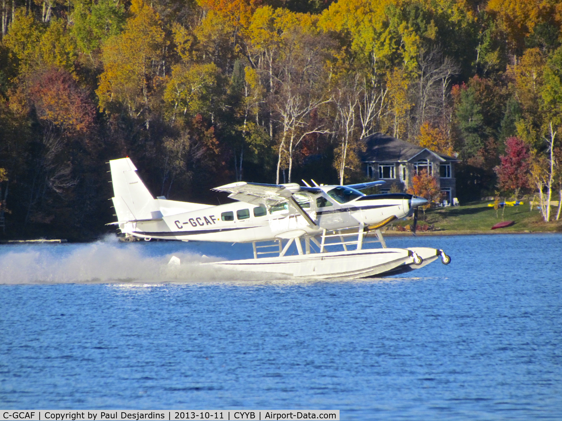 C-GCAF, 2003 Cessna 208 Caravan I C/N 20800371, A beautiful site around Trout Lake near North Bay, ON.