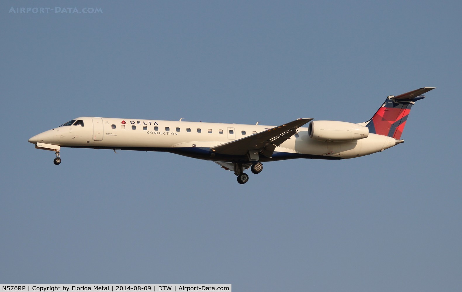 N576RP, 2004 Embraer ERJ-145LR (EMB-145LR) C/N 14500856, Delta Connection E145