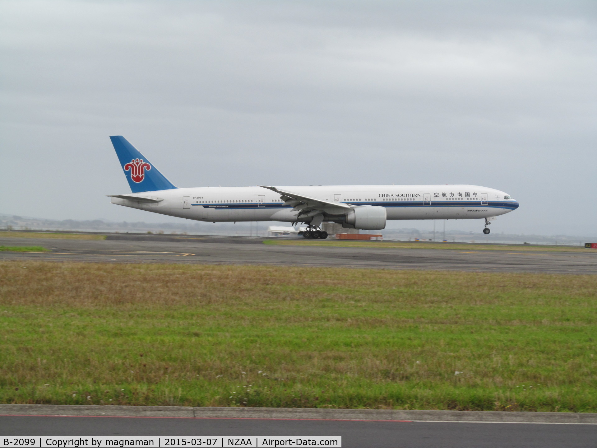 B-2099, 2014 Boeing 777-31B/ER C/N 43219, touch down at AKL