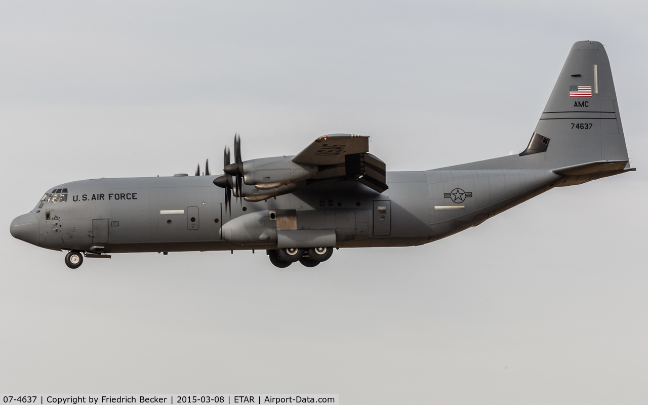 07-4637, 2007 Lockheed C-130J-30 Super Hercules C/N 382-5597, on final RW26 as flight RCH735