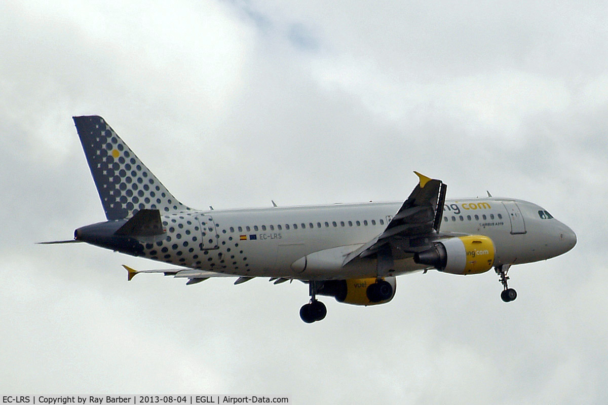 EC-LRS, 2008 Airbus A319-112 C/N 3704, Airbus A319-112 [3704] (Vueling Airlines) Home~G 04/08/2013. On approach 27L.
