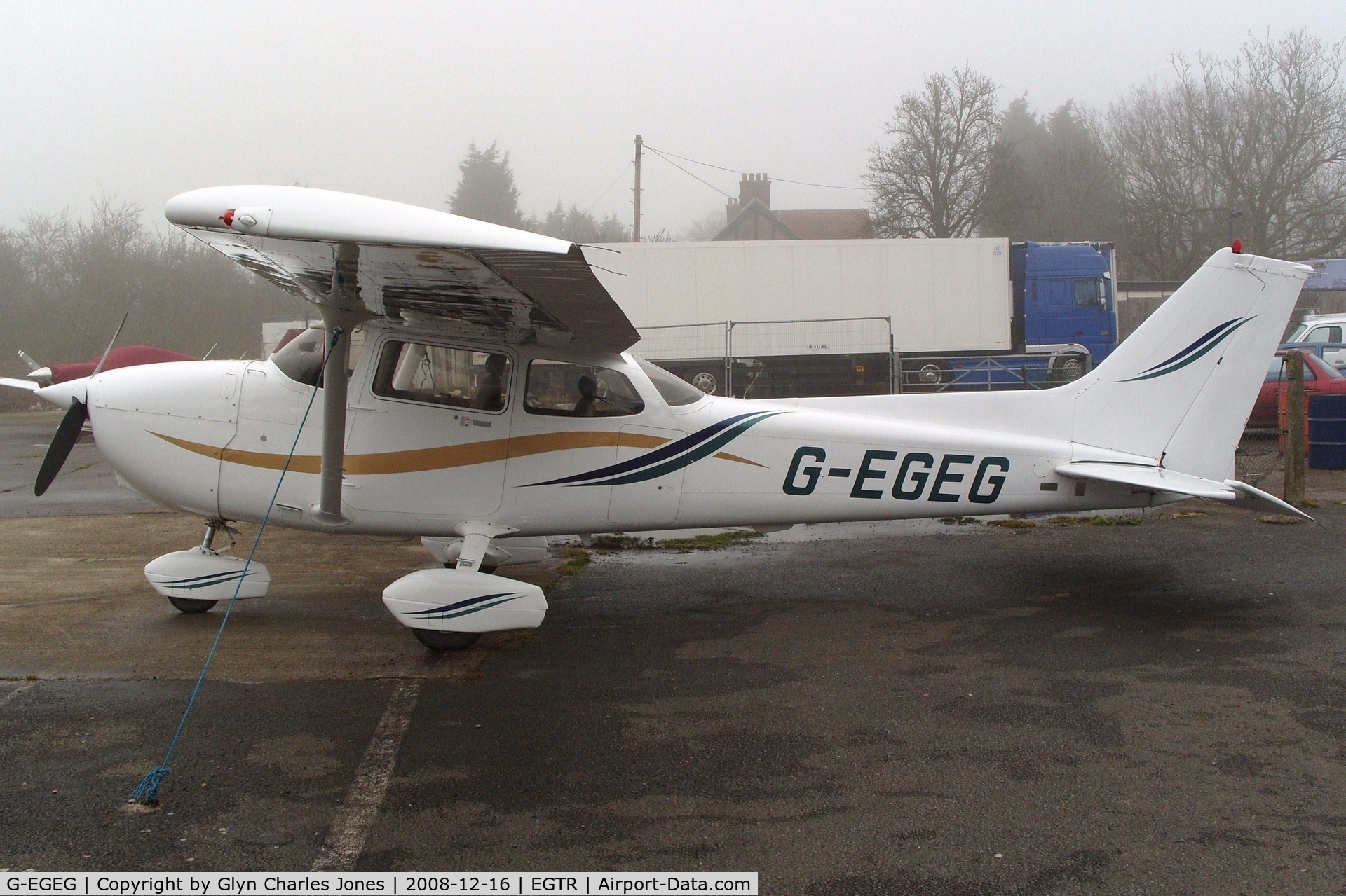 G-EGEG, 2000 Cessna 172R C/N 17280894, Taken on a quiet cold and foggy day. With thanks to Elstree control tower who granted me authority to take photographs on the aerodrome. Previously N7262H.