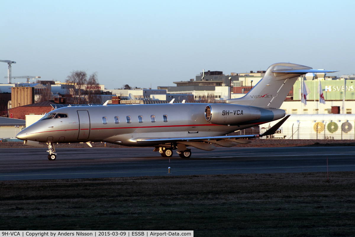 9H-VCA, 2014 Bombardier Challenger 350 (BD-100-1A10) C/N 20513, Lining up runway 30.