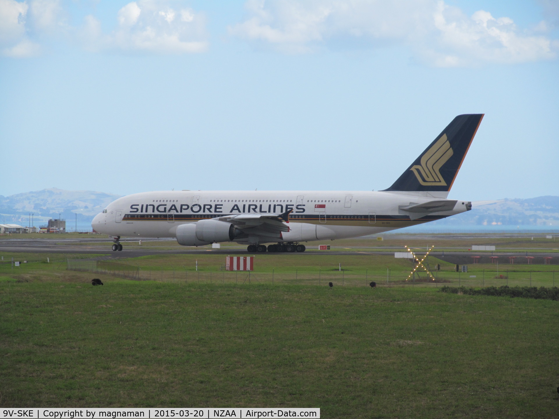 9V-SKE, 2007 Airbus A380-841 C/N 010, turning onto runway