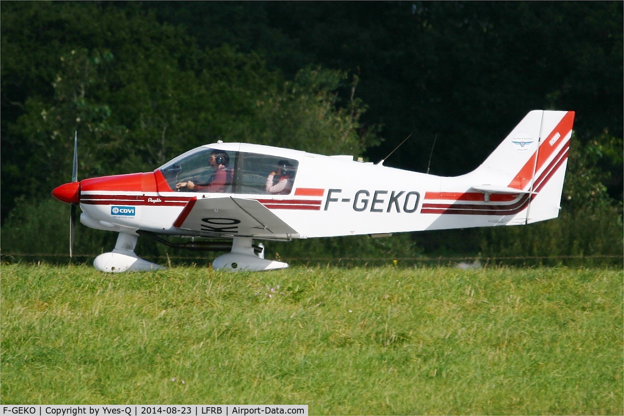 F-GEKO, Robin DR-400-120 Dauphin C/N 1740, Robin DR-400-120 Dauphin, Landing rwy 25L, Brest-Bretagne airport (LFRB-BES)