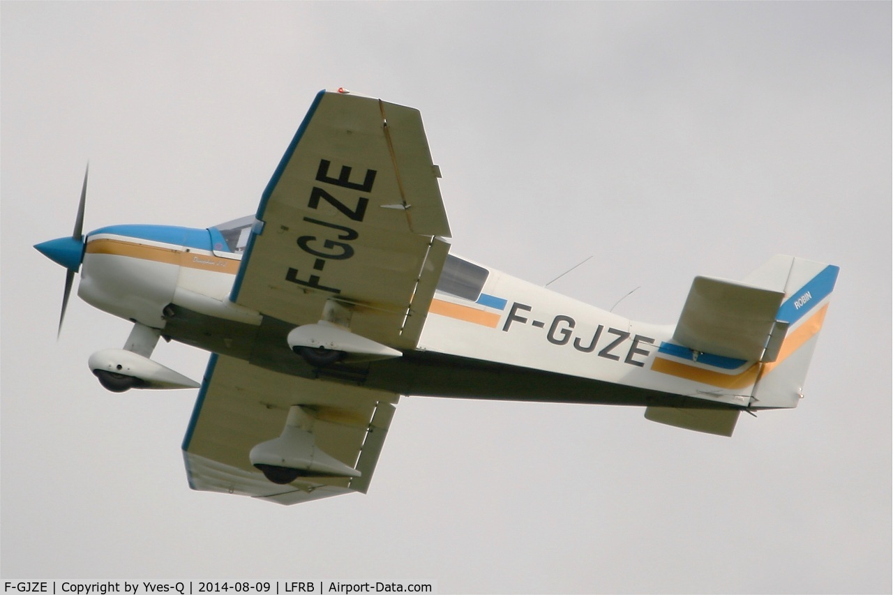F-GJZE, Robin DR-400-120 Petit Prince C/N 2005, Robin DR-400-120, Take off rwy 25L, Brest-Bretagne airport (LFRB-BES)