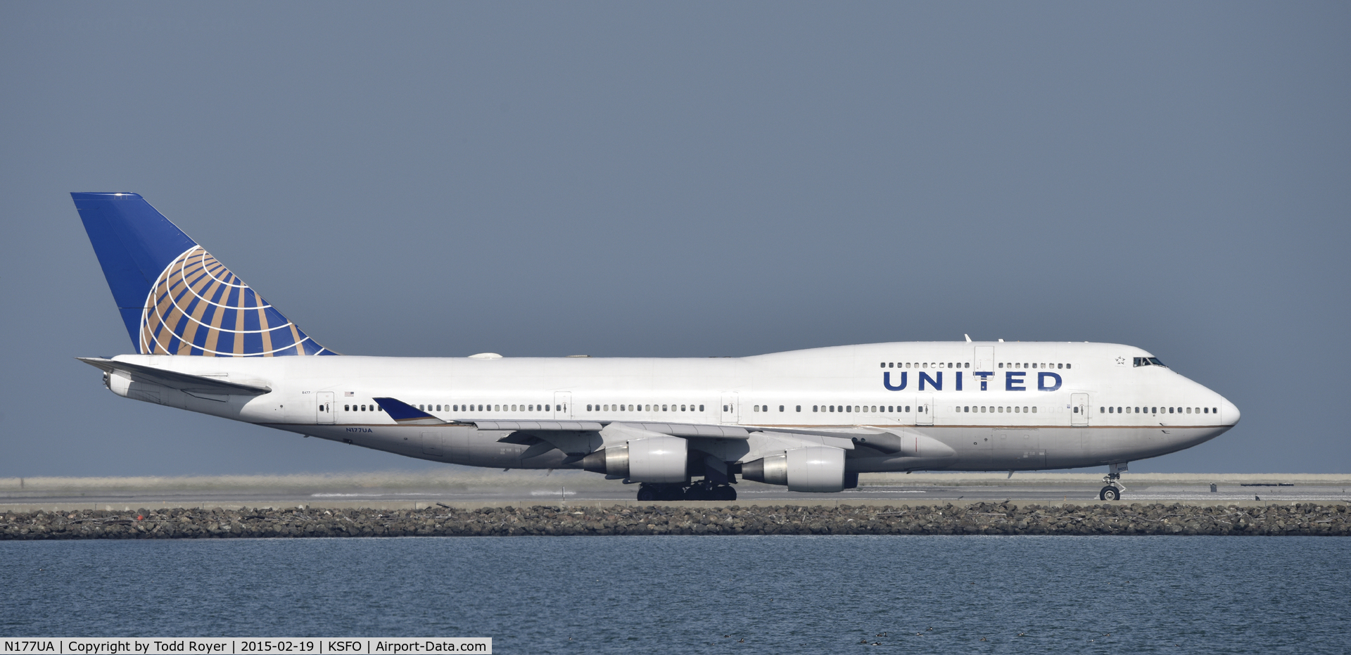 N177UA, 1990 Boeing 747-422 C/N 24384, Taxiing for departure at SFO