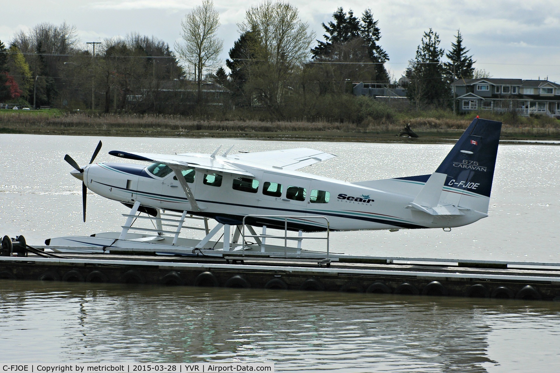 C-FJOE, 2005 Cessna 208 Caravan I C/N 20800390, At the Seair terminal