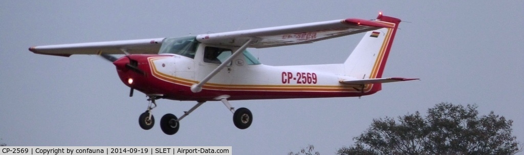 CP-2569, 1978 Cessna 152 C/N 15282899, Landing at El Trompillo