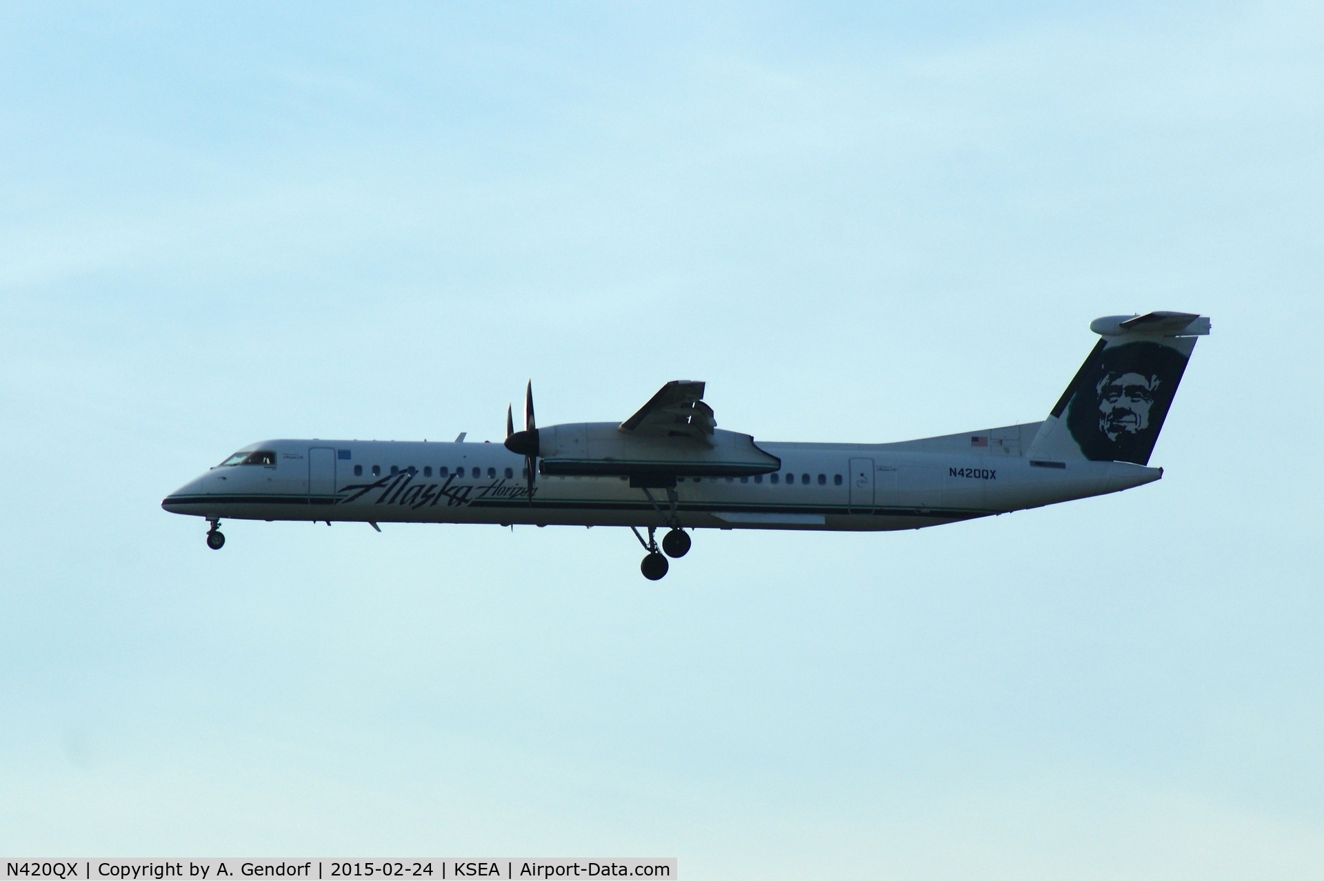 N420QX, 2007 Bombardier DHC-8-402 Dash 8 C/N 4147, Horizon Air, is on finals RWY 16C at Seattle-Tacoma Int'l(KSEA)