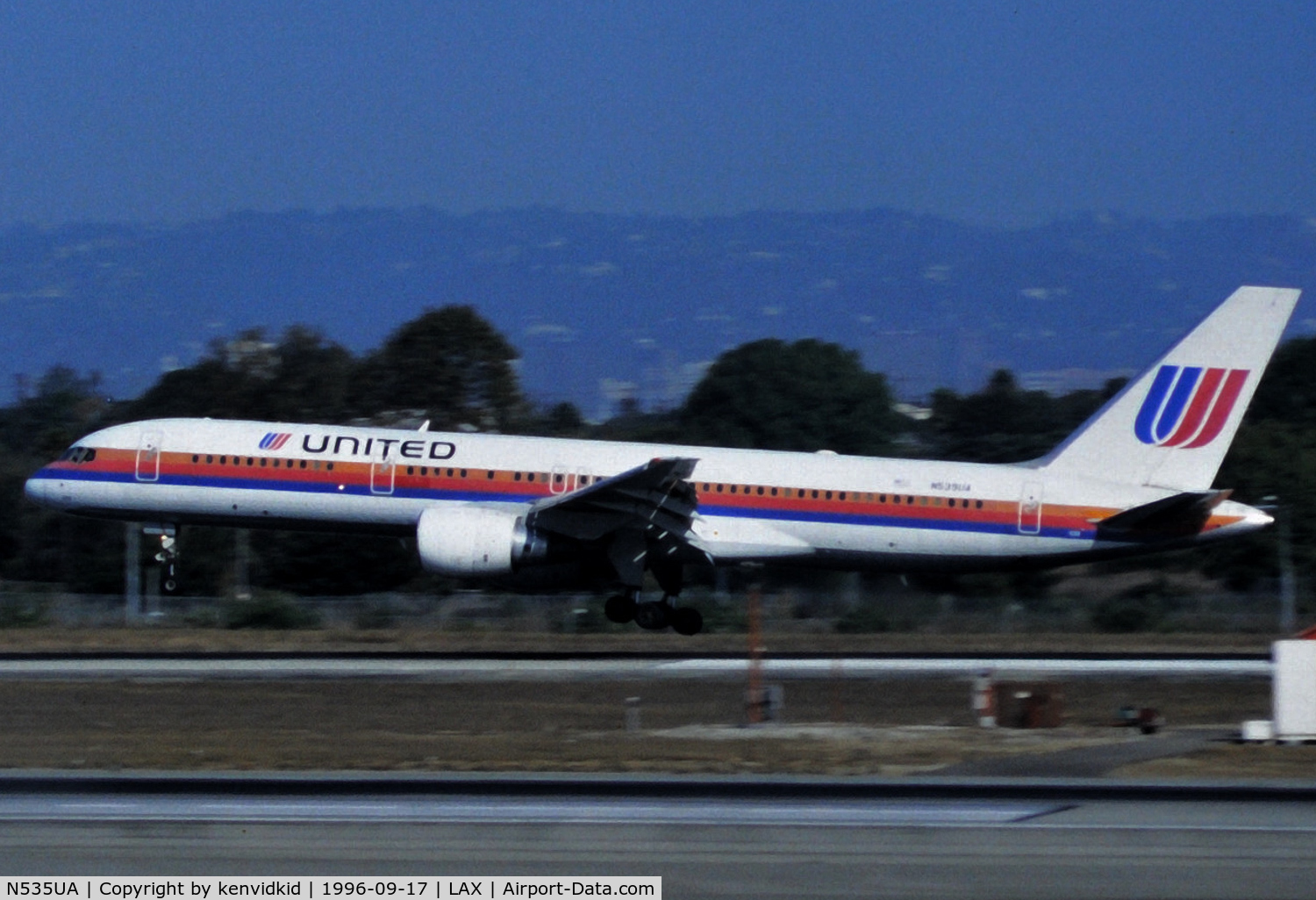 N535UA, 1991 Boeing 757-222 C/N 25130, Copied from slide.