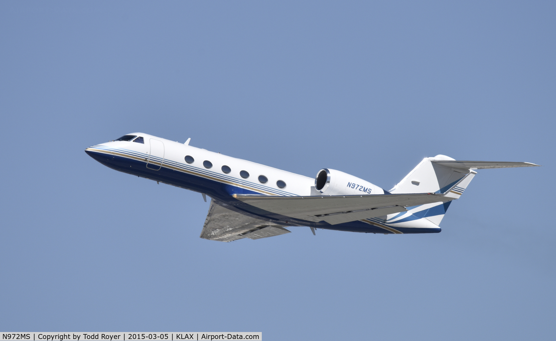 N972MS, 1996 Gulfstream Aerospace G-IV C/N 1285, Departing LAX on 25R