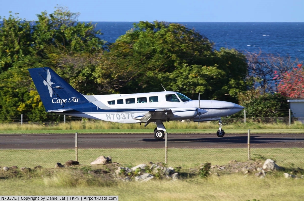 N7037E, 1981 Cessna 402C C/N 402C0471, N7037E