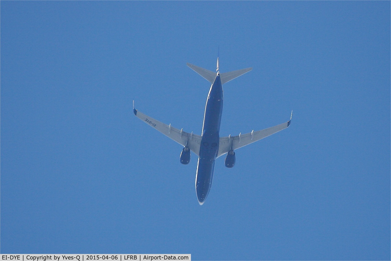 EI-DYE, 2008 Boeing 737-8AS C/N 36568, Boeing 737-8AS, Flight over Brest-Bretagne Airport (LFRB-BES)