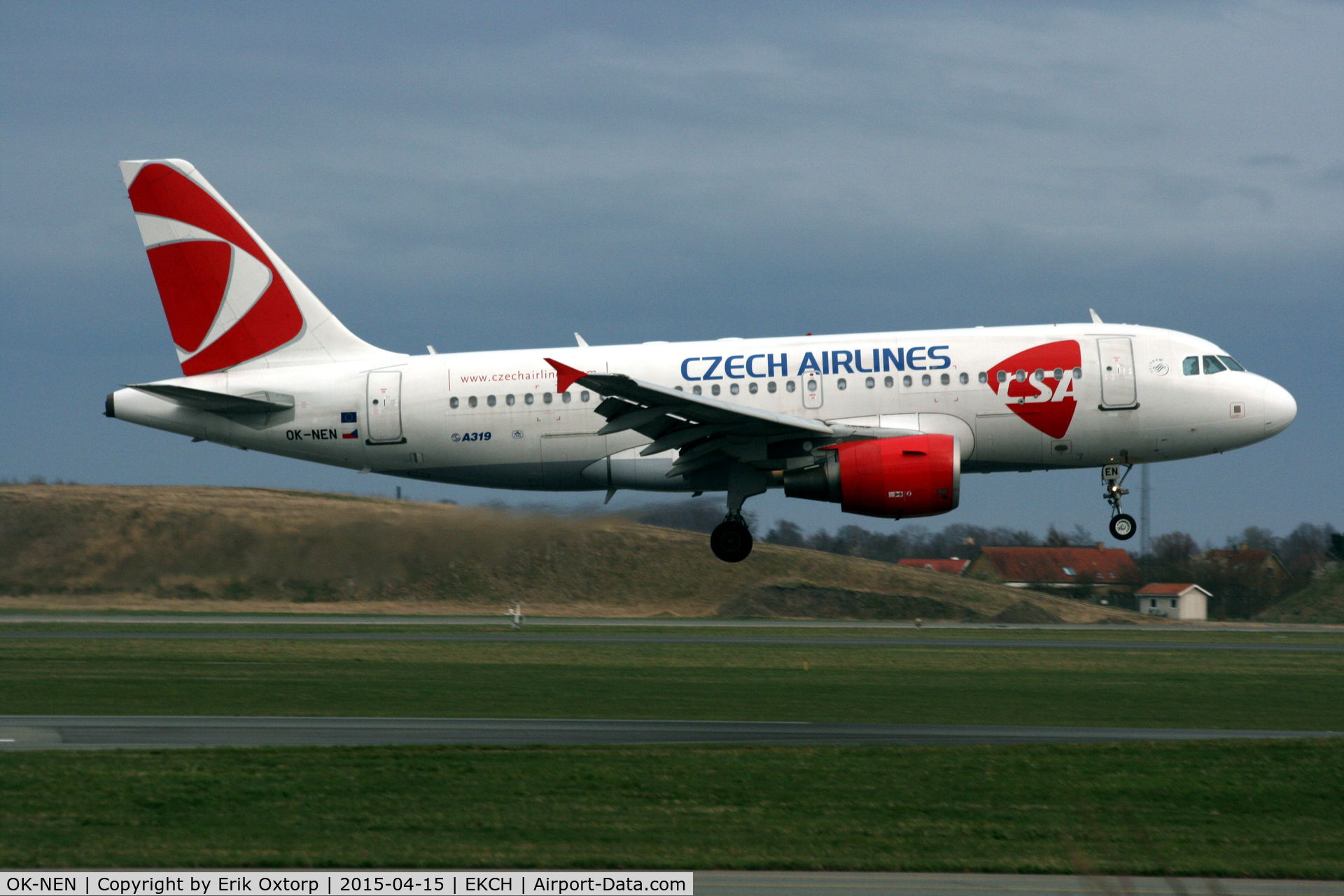 OK-NEN, 2008 Airbus A319-112 C/N 3436, OK-NEN arriving rw 22R
