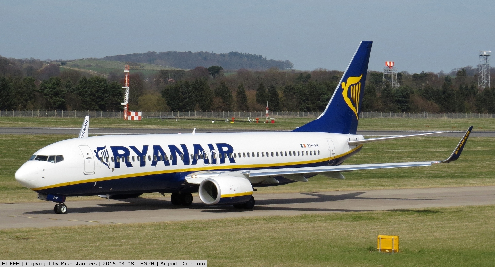 EI-FEH, 2014 Boeing 737-8AS C/N 44689, Ryanair B737NG  taxiing to runway 06