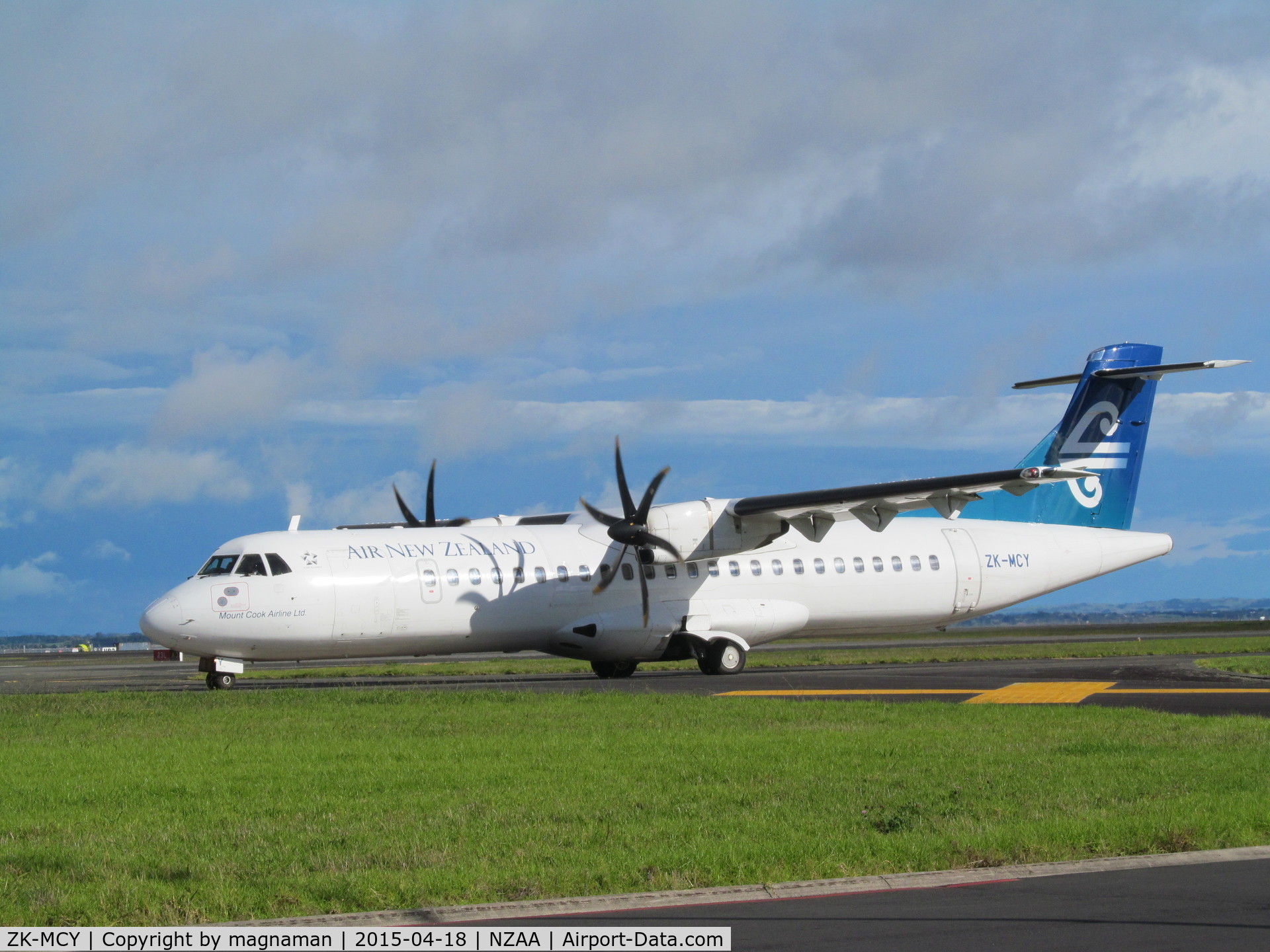 ZK-MCY, 2003 ATR 72-212A C/N 703, on way out of AKL