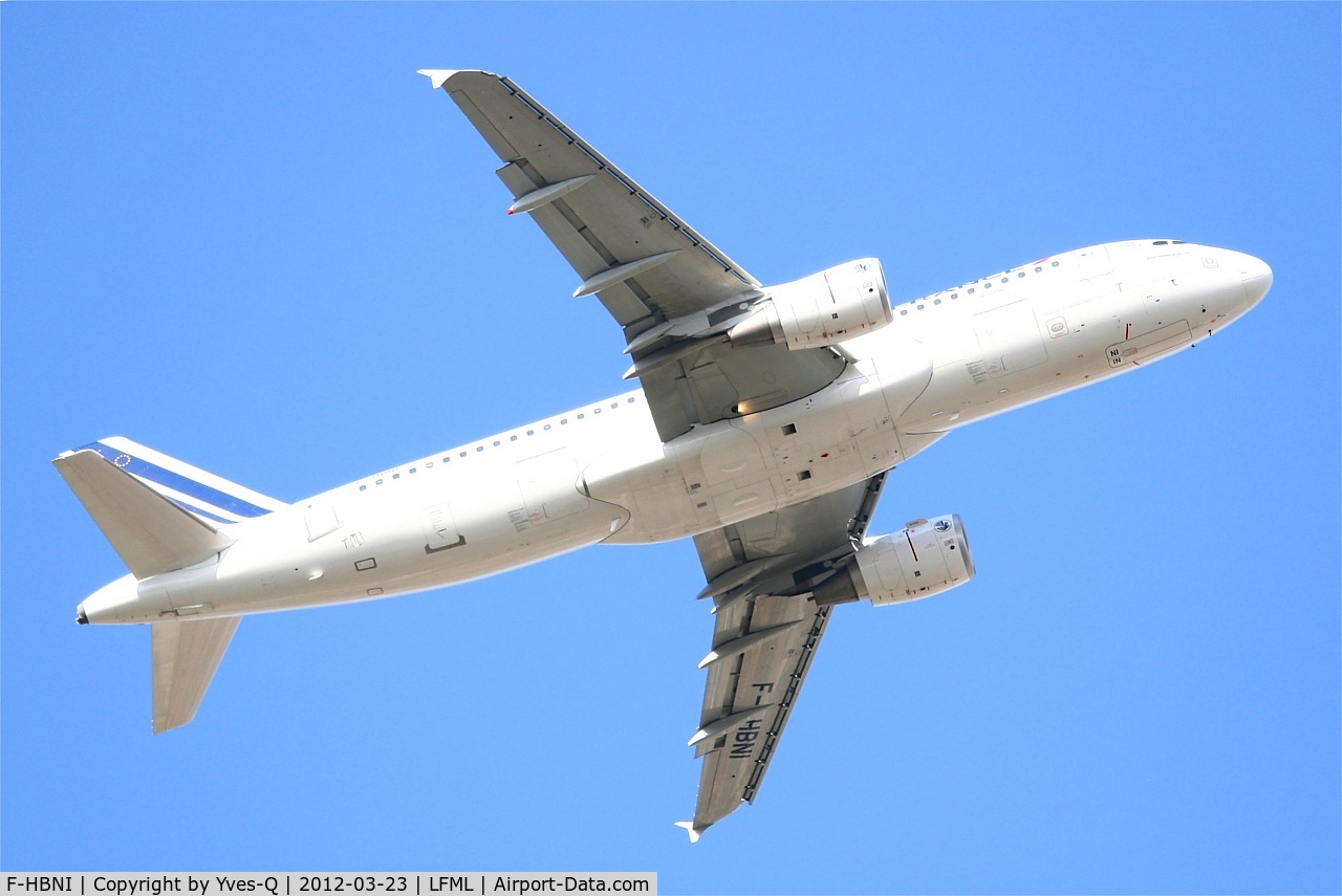F-HBNI, 2011 Airbus A320-214 C/N 4820, Airbus A320-214, Take-off rwy 13L, Marseille-Provence Airport (LFML-MRS)