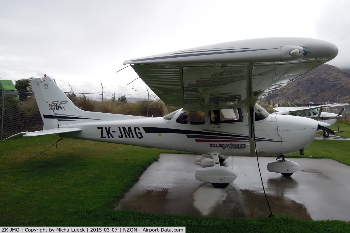 ZK-JMG, 2001 Cessna 172S C/N 172S8825, At Queenstown