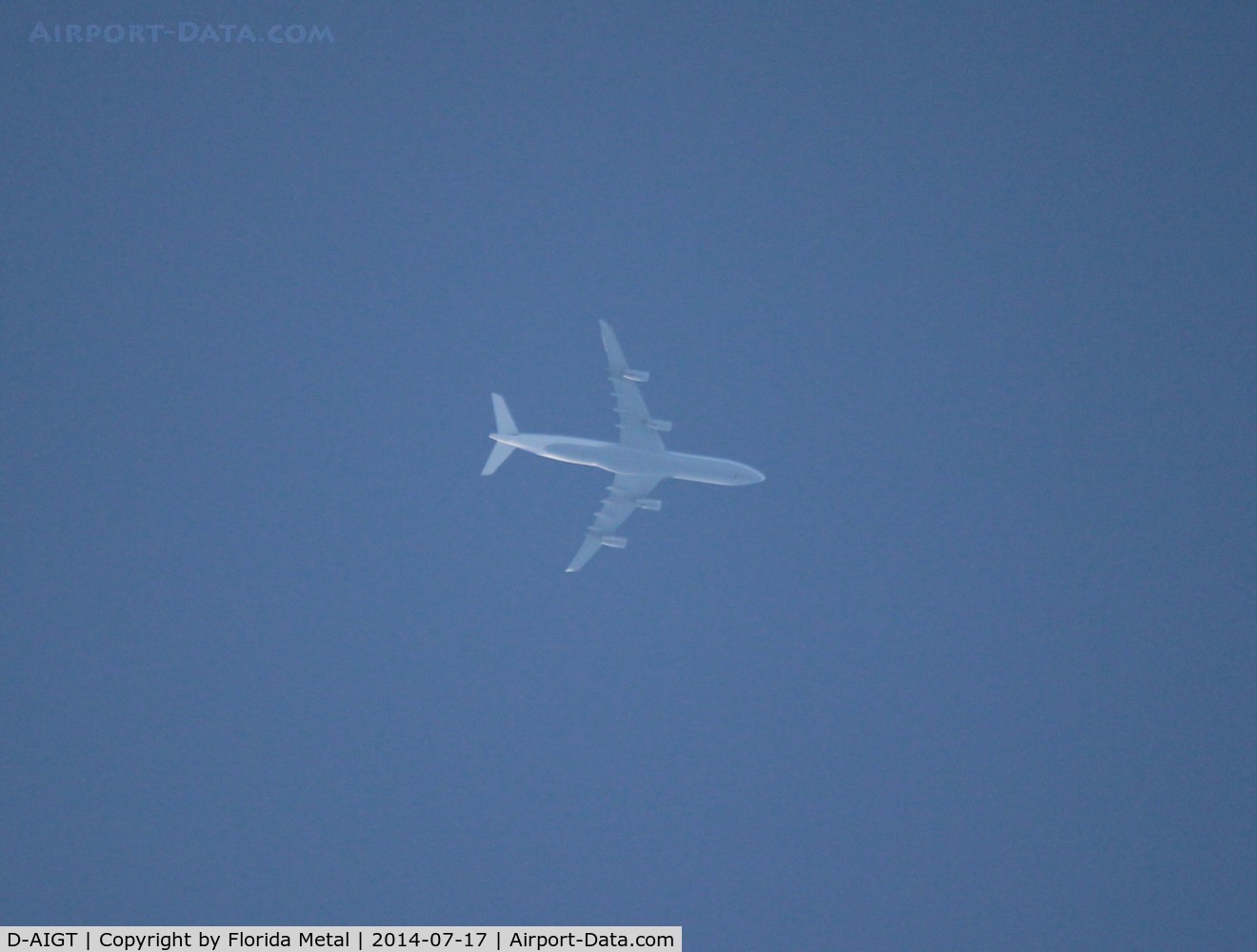 D-AIGT, 1999 Airbus A340-313 C/N 304, Lufthansa A340-300 flying 32,000 ft from ORD - DUS over Livonia Michigan